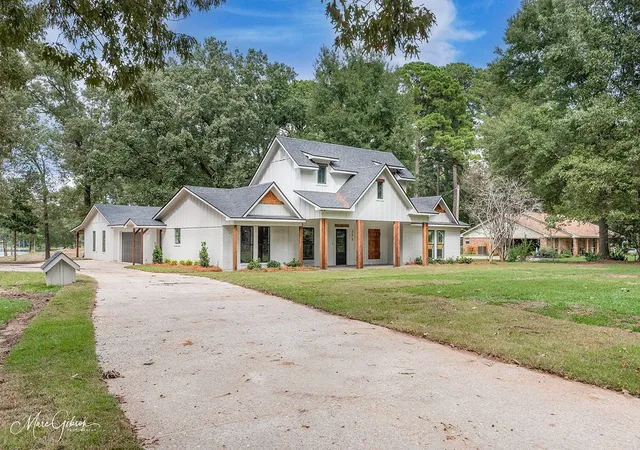 Photo 2 of Single family home for sale at 251 Jessie Jones Dr, Benton, LA 71006 | MLS# 21330323 | Listing updated on 2026-08-11