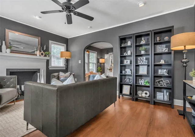 Photo 4 of Sale Pending at 1211 Cascade Ave, Dallas, TX 75224 | MLS# 21329597 | Listing updated on 2026-07-24