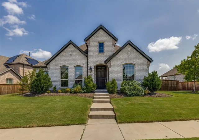 Homes for sale in Frisco, TX | 12464 Lost Valley Dr, Frisco, TX 75035 | MLS# 21330403