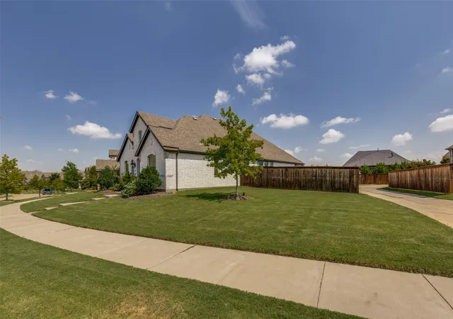 Homes for sale in Frisco, TX | 12464 Lost Valley Dr, Frisco, TX 75035 | MLS# 21330403
