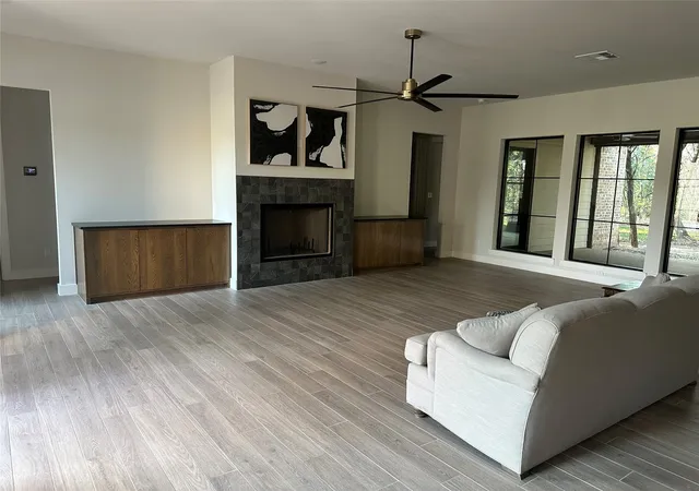 Photo 4 of Single family home for sale at 1136 Queen Elizabeth Dr, Mc Gregor, TX 76657 | MLS# 21330487 | Listing updated on 2026-07-16