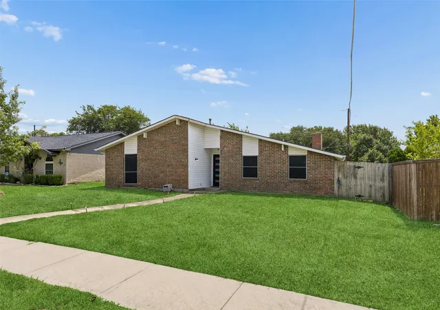 Photo 3 of Single family home for sale at 713 Kathryn Dr, Lewisville, TX 75067 | MLS# 21327673 | Listing updated on 2026-09-22