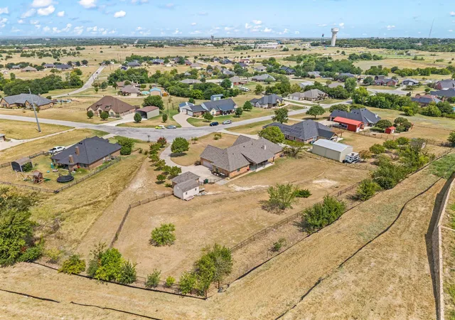 Photo 3 of Single family home for sale at 1110 Mount Ln, Rhome, TX 76078 | MLS# 21329971 | Listing updated on 2026-10-08