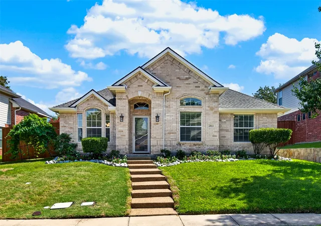 Photo 1 of Sale Pending at 2812 Misty Ridge Ln, Rockwall, TX 75032 | MLS# 21329776 | Listing updated on 2026-08-28