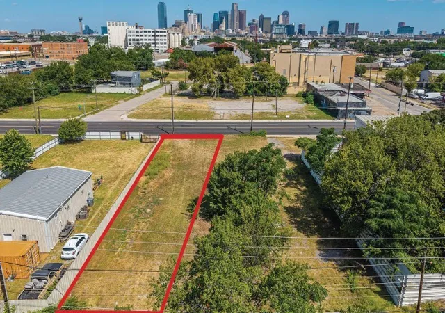 Photo 1 of Land for sale at 1910 Al Lipscomb Wy, Dallas, TX 75215 | MLS# 21330615 | Listing updated on 2026-07-18