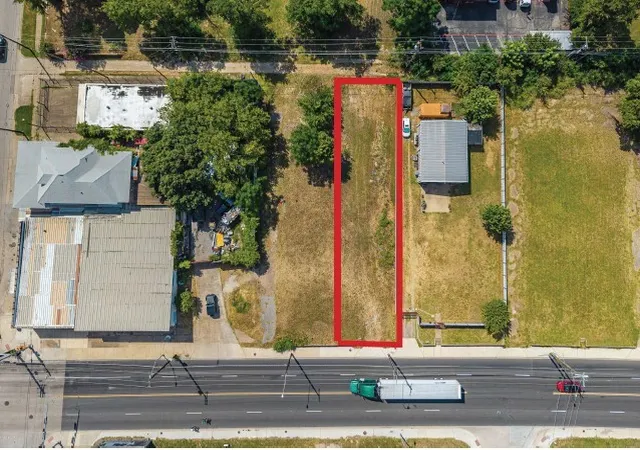 Photo 2 of Land for sale at 1910 Al Lipscomb Wy, Dallas, TX 75215 | MLS# 21330615 | Listing updated on 2026-07-18