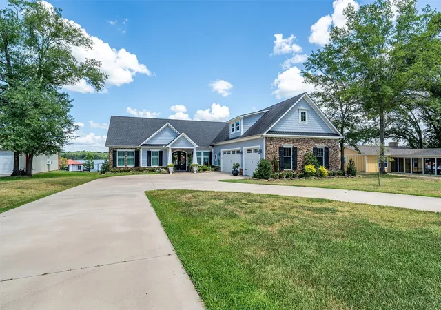 Photo 1 of Single family home for sale at 16241 Big Oak Bay Rd, Tyler, TX 75707 | MLS# 21330612 | Listing updated on 2026-07-14