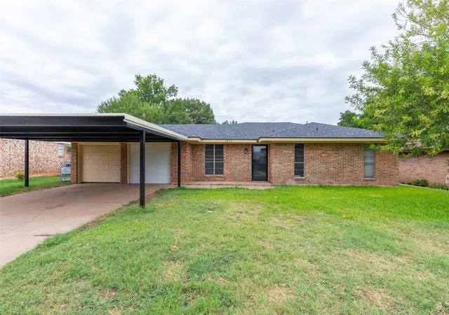 Photo 1 of Sale Pending at 2934 Arlington Ave, Abilene, TX 79606 | MLS# 21330048 | Listing updated on 2026-08-29