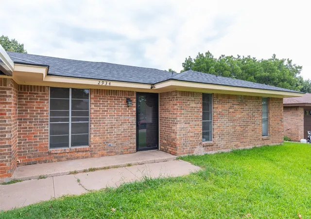 Photo 2 of Sale Pending at 2934 Arlington Ave, Abilene, TX 79606 | MLS# 21330048 | Listing updated on 2026-08-29