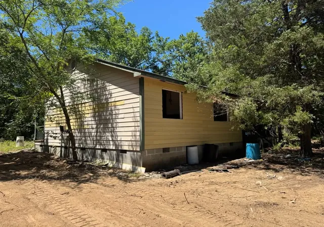 Photo 4 of Sale Pending at 690 Private Road 6926 Road, Eustace, TX 75124 | MLS# 21330645 | Listing updated on 2026-09-23