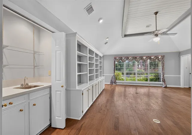 4th image of 10005 Thornwood Dr, Shreveport, LA 71106 | MLS# 21318068