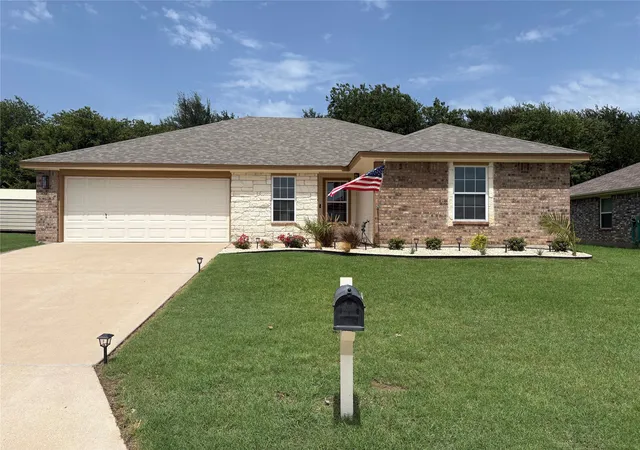 Photo 1 of Single family home for sale at 3011 Cricket Dr, Waco, TX 76705 | MLS# 21329759 | Listing updated on 2026-08-25