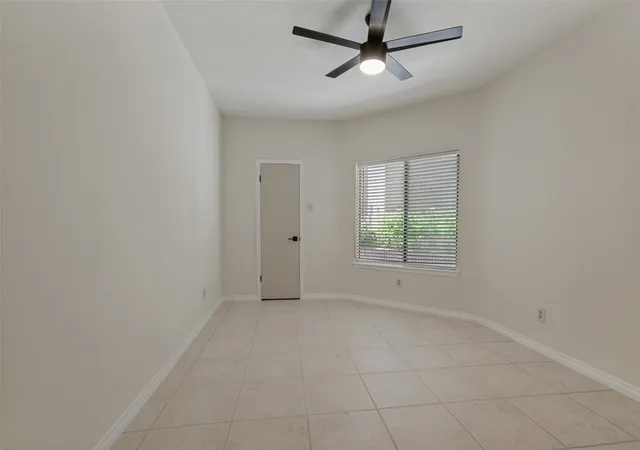 4th image of 5550 Spring Valley Rd #C16, Dallas, TX 75254 | MLS# 21326803