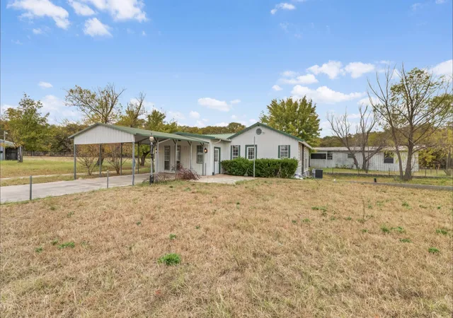Photo 1 of Single family home for sale at 328 Creekview Meadows Dr, Springtown, TX 76082 | MLS# 21330820 | Listing updated on 2026-10-07