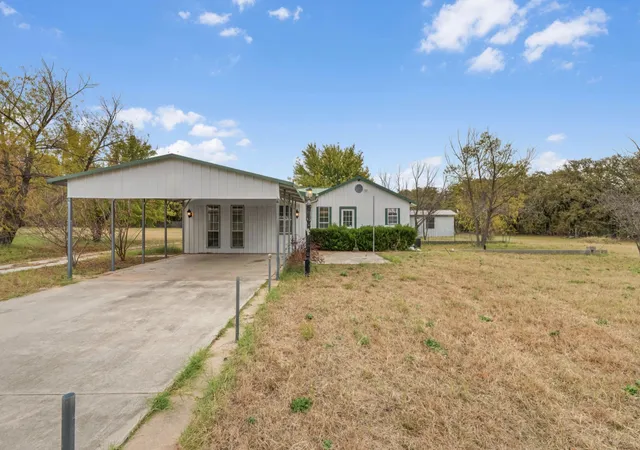 Photo 3 of Single family home for sale at 328 Creekview Meadows Dr, Springtown, TX 76082 | MLS# 21330820 | Listing updated on 2026-10-07