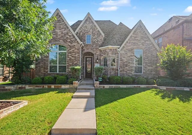 Photo 2 of Single family home for sale at 12236 Curry Creek Dr, Frisco, TX 75035 | MLS# 21323609 | Listing updated on 2026-10-06