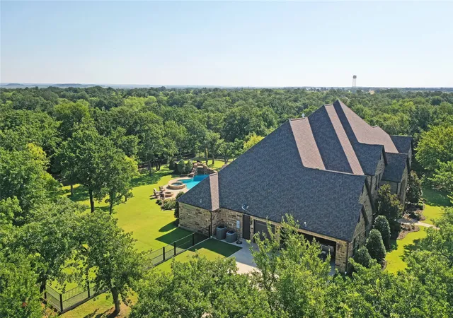 Photo 2 of Mansion for sale at 470 Granite Wy, Jacksboro, TX 76458 | MLS# 21329130 | Listing updated on 2026-08-22