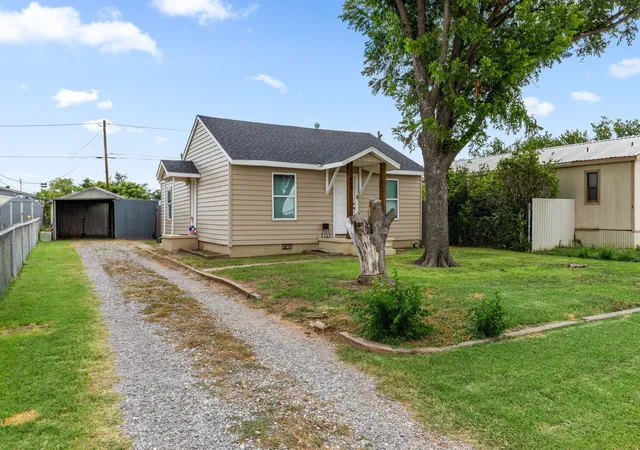 Homes for sale in Holliday, TX | 403 S Main St, Holliday, TX 76366 | MLS# 21328706