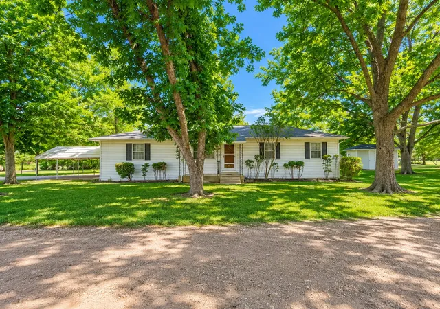 Photo 1 of Single family home for sale at 310 Sw 7th St, Kerens, TX 75144 | MLS# 21330897 | Listing updated on 2026-07-20