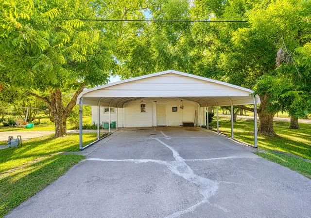 Homes for sale in Kerens, TX | 310 Sw 7Th St, Kerens, TX 75144 | MLS# 21330897