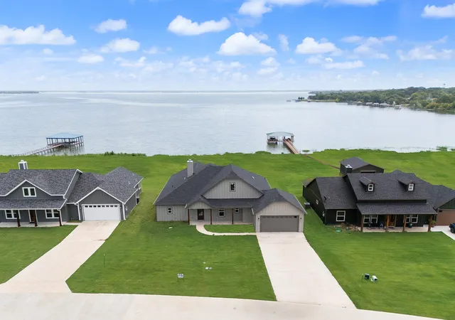 Photo 3 of Single family home for sale at 249 Caro Dr, West Tawakoni, TX 75474 | MLS# 21330825 | Listing updated on 2026-09-20