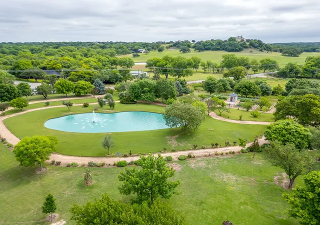 Photo 3 of Single family home for sale at 4600 E Bankhead Hwy, Hudson Oaks, TX 76087 | MLS# 21330702 | Listing updated on 2026-08-03