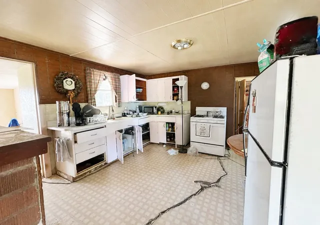 Photo 4 of Single family home for sale at 34270 State Hwy 64-A, Wills Point, TX 75169 | MLS# 21330974 | Listing updated on 2026-09-29