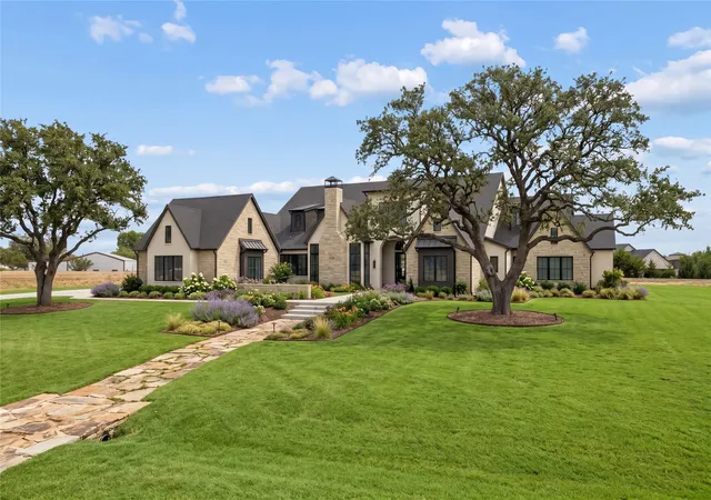 Photo 1 of Single family home for sale at 900 Healey Dr, Mc Kinney, TX 75069 | MLS# 21328416 | Listing updated on 2026-10-01