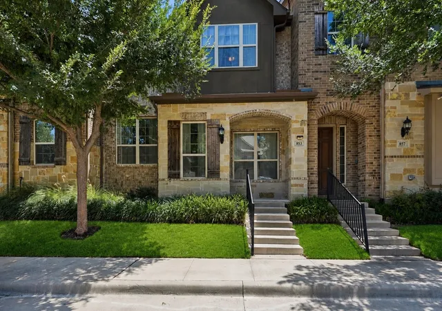 Townhouse for sale at 853 Rohan Dr, Richardson, TX 75081 | MLS# 21329518