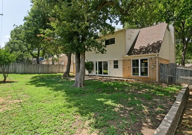 Photo 29 of Single family home for sale at 1706 Acorn Dr, Euless, TX 76039 | MLS# 21269769 | Listing updated on 2026-07-27