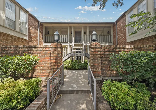 Listing Photo 1 - Condo for sale in building located at 15922 Clb Crest Dr, Dallas, TX 75248 - Unit #2107