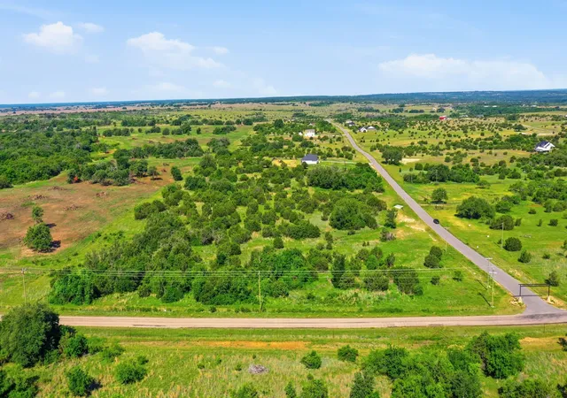 Photo 4 of House for sale at 100 Gilmore Ct, Lipan, TX 76462 | MLS# 21331086 | Listing updated on 2026-08-22