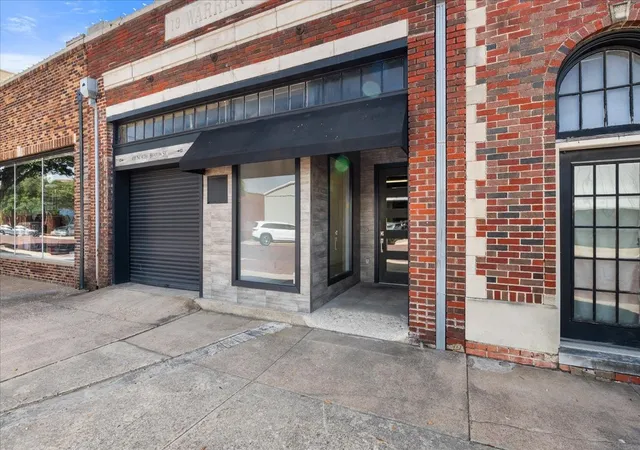 Photo 1 of Sale Pending at 418 N Beaton St St, Corsicana, TX 75110 | MLS# 21329916 | Listing updated on 2026-08-26