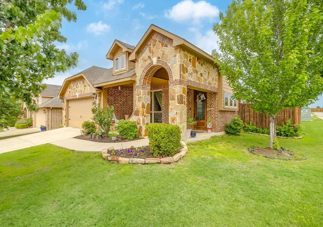 Photo 3 of Sale Pending at 1033 Rustic Oak Wy, Burleson, TX 76028 | MLS# 21331153 | Listing updated on 2026-10-05