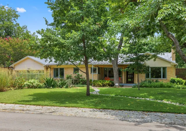 Photo 1 of Single family home for sale at 9422 Hermosa Dr, Dallas, TX 75218 | MLS# 21330715 | Listing updated on 2026-07-22