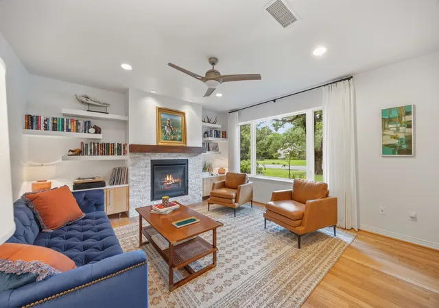 Photo 3 of Single family home for sale at 9422 Hermosa Dr, Dallas, TX 75218 | MLS# 21330715 | Listing updated on 2026-07-22