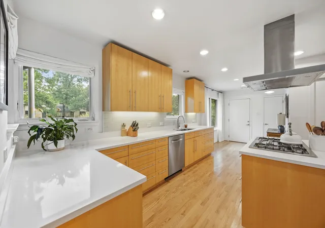 Photo 4 of Single family home for sale at 9422 Hermosa Dr, Dallas, TX 75218 | MLS# 21330715 | Listing updated on 2026-07-22