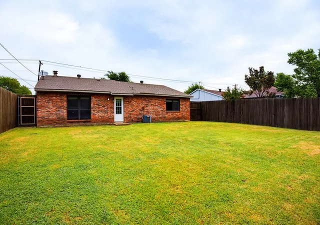 Homes for sale in North Richland Hills, TX | 7200 Chapman Dr, North Richland Hills, TX 76182 | MLS# 21331047