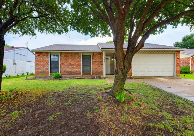 Homes for sale in North Richland Hills, TX | 7200 Chapman Dr, North Richland Hills, TX 76182 | MLS# 21331047