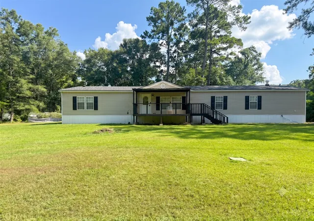 Manufactured home for sale at 20970 Lee Ln, Chandler, TX 75758 | MLS# 21296936