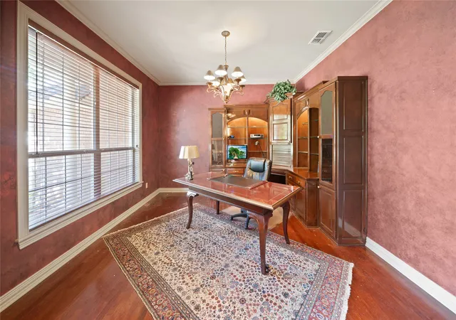 Photo 3 of Single family home for sale at 7402 Hollytree Dr, Tyler, TX 75703 | MLS# 21330783 | Listing updated on 2026-07-15