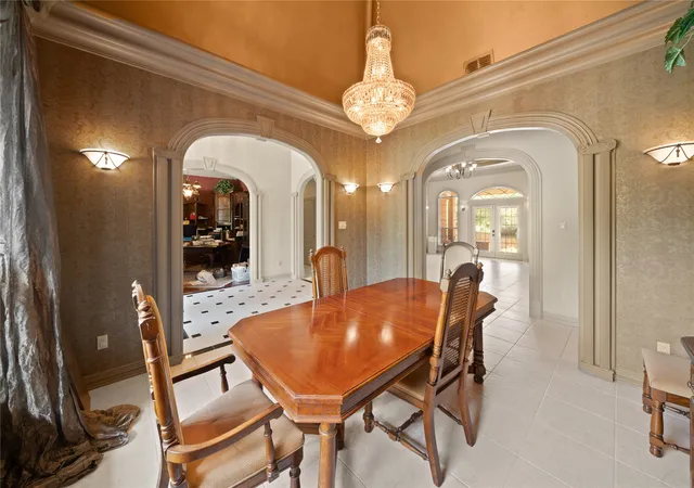Photo 4 of Single family home for sale at 7402 Hollytree Dr, Tyler, TX 75703 | MLS# 21330783 | Listing updated on 2026-07-15