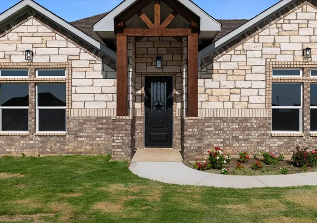 Photo 1 of Single family home for sale at 1013 Magnolia Ct, Springtown, TX 76082 | MLS# 21331212 | Listing updated on 2026-08-24