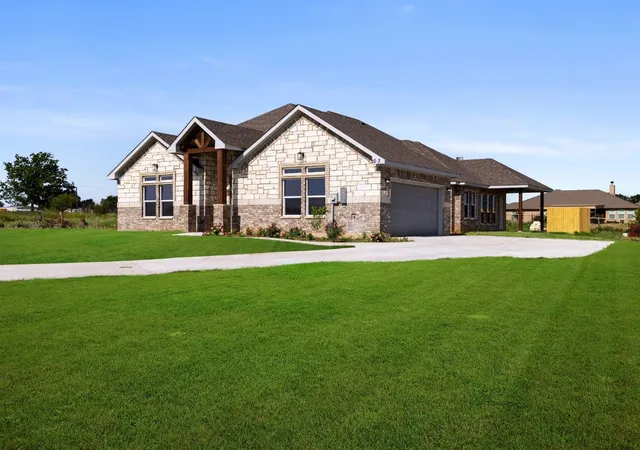Photo 2 of Single family home for sale at 1013 Magnolia Ct, Springtown, TX 76082 | MLS# 21331212 | Listing updated on 2026-08-24