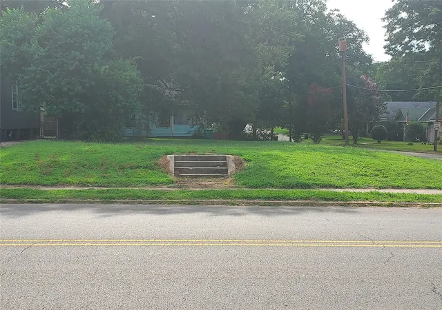 Photo 1 of Land for sale at 2029 Highland, Shreveport, LA 71104 | MLS# 21331210 | Listing updated on 2026-07-15