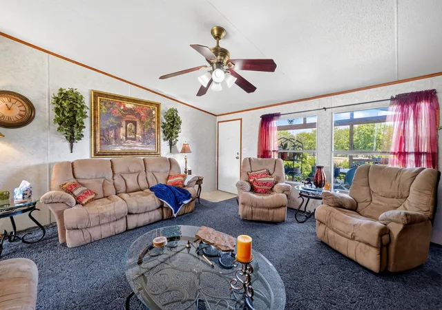 Photo 3 of Single family home for sale at 8900 Crestview Estate Rd, Quinlan, TX 75474 | MLS# 21331143 | Listing updated on 2026-08-31