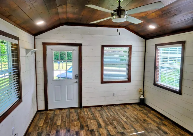 Photo 3 of Single family home for sale at 710 County Road 2298, Mineola, TX 75773 | MLS# 21331175 | Listing updated on 2026-08-26