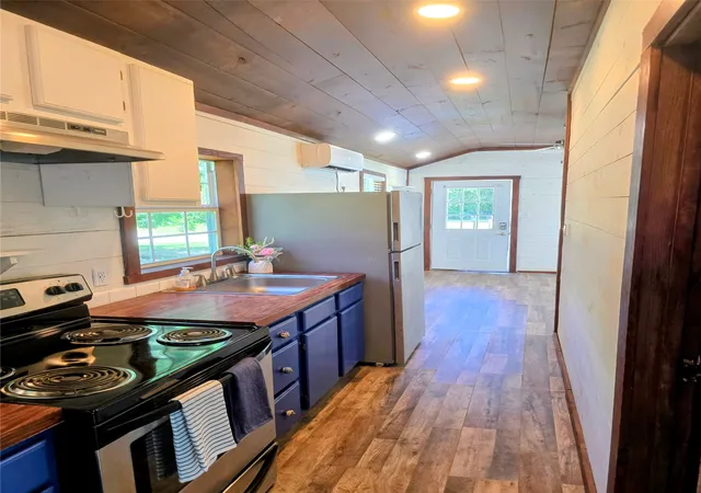 Photo 4 of Single family home for sale at 710 County Road 2298, Mineola, TX 75773 | MLS# 21331175 | Listing updated on 2026-08-26