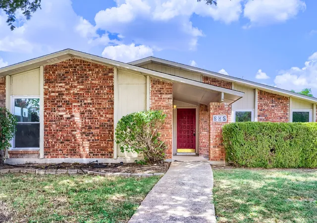 Photo 3 of Single family home for sale at 815 Fleming Trl, Richardson, TX 75081 | MLS# 21165919 | Listing updated on 2026-10-01