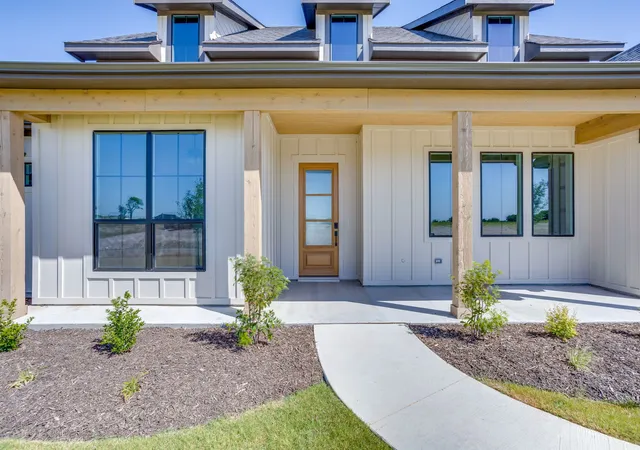 Photo 3 of Single family home for sale at 3051 Paradise Mountain Wy, Waxahachie, TX 75167 | MLS# 21330254 | Listing updated on 2026-07-24